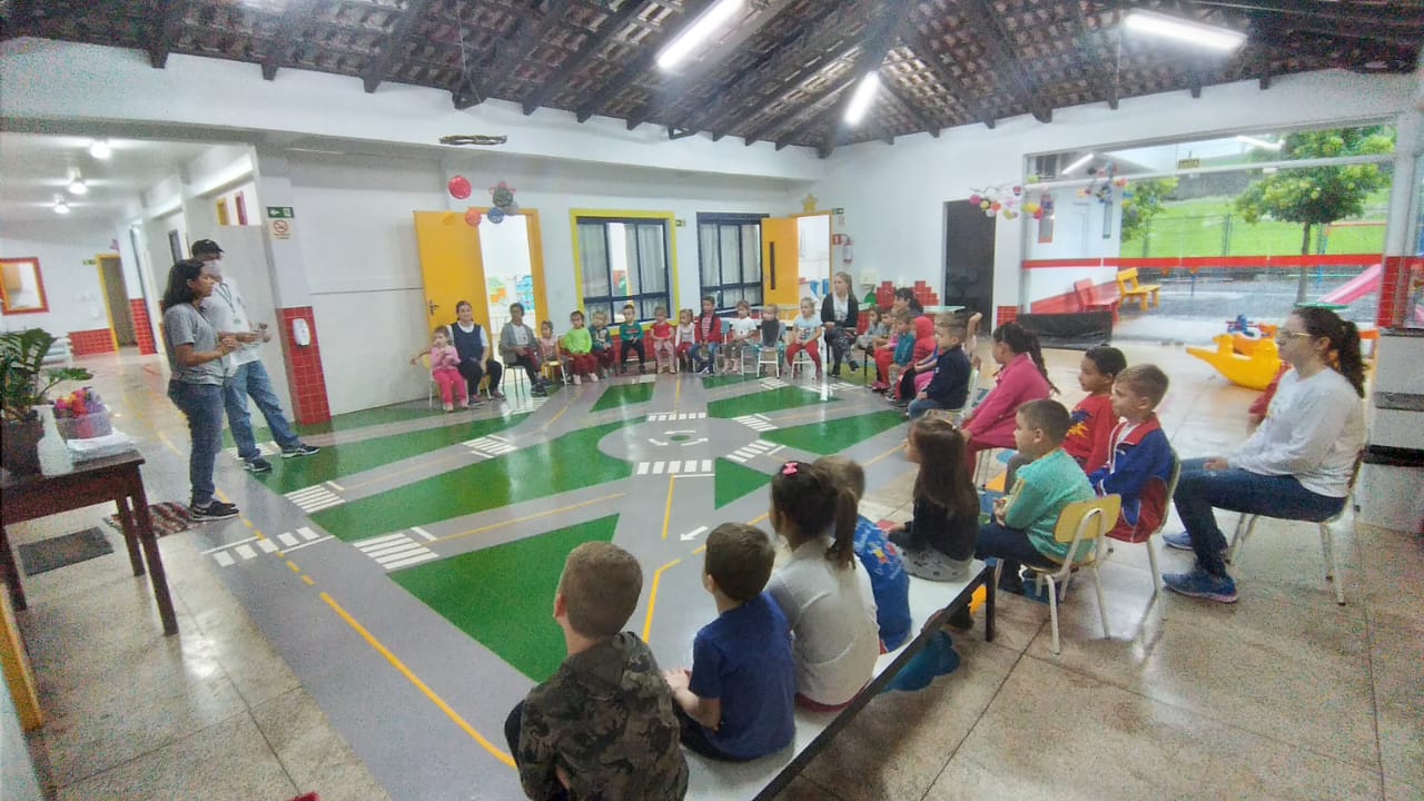 ATIVIDADES REALIZADAS PELOS AGENTES DE ENDEMIAS E SANITARIO NAS ESCOLAS